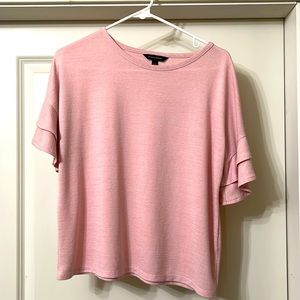 Banana Republic. NEVER WORN. XS. Light Pink Top